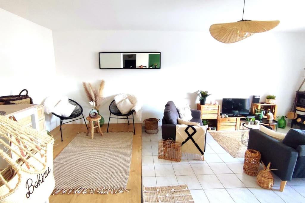 Ferienwohnung Un Nid D'Amour Ruoms Exterior foto