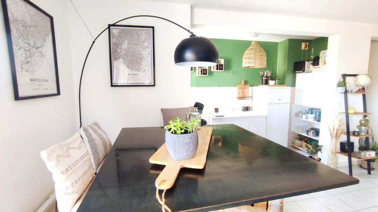 Ferienwohnung Un Nid D'Amour Ruoms Exterior foto