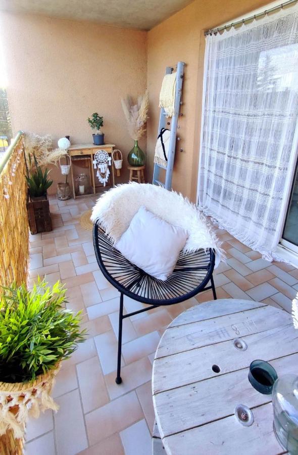 Ferienwohnung Un Nid D'Amour Ruoms Exterior foto